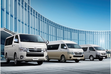 (左):VAN・2WD・2800ディーゼル・標準ボディ・スーパーGL