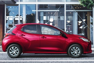 【モデル入り素材】G（ハイブリッド・2WD）