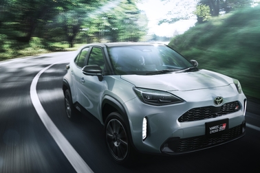 【モデル入り素材】GR SPORT（ハイブリッド・2WD）